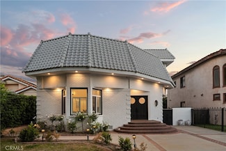 14713 Valleyheart Dr, Sherman Oaks, CA 91403