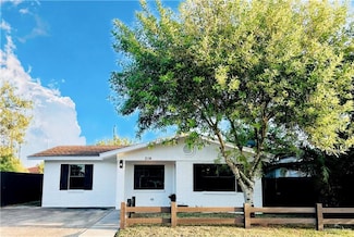 314 E Adams St, Port Isabel, TX 78578