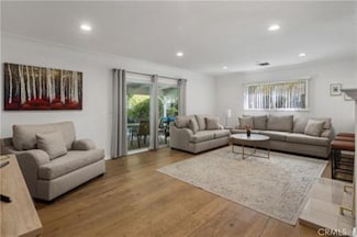 22335 Kittridge St, Woodland Hills, CA 91303