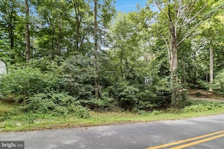 8453 Pine Blvd, Lusby, MD 20657