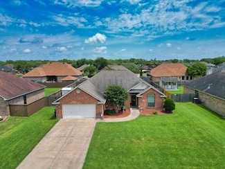 103 Robin Trail, Richwood, TX 77531