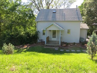 880 Simms Ave, Council Bluffs, IA 51503