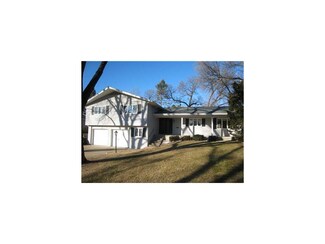 3010 Terry Dr SE, Cedar Rapids, IA 52403