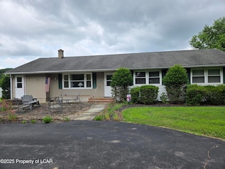 690 Perry Rd, Wyoming, PA 18644