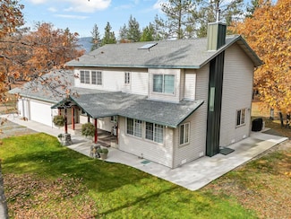 2727 Oak Valley Dr, Yreka, CA 96097
