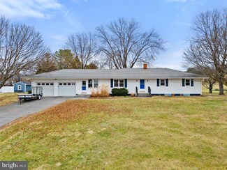 1056 Carters Ln, Winchester, VA 22602