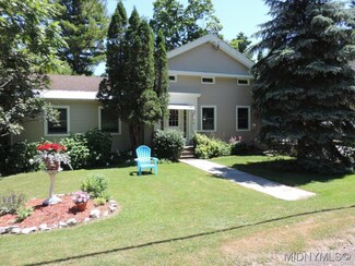 2574 North Rd, Oriskany Falls, NY 13425