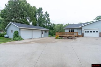 20 20 Fitzloff Ave, St. Clair, MN 56080