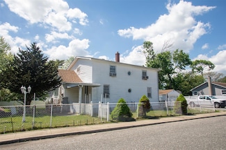385 Clayton St, Central Islip, NY 11722