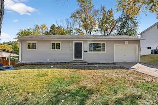 5102 Ville Donna Ln, Hazelwood, MO 63042