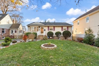 698 W Lake Ave, Rahway, NJ 07065