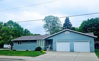 19 3rd Ave SW, Melrose, MN 56352