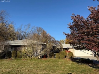 9 Truman Ct, Middletown, NY 10940