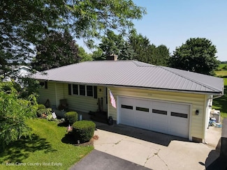 2734 Chestnut St, Piffard, NY 14533