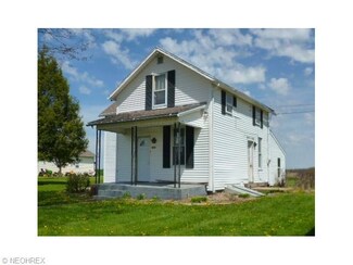 8019 Bachelor Rd NW, Waynesburg, OH 44688