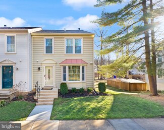 4426 Holly Ave, Fairfax, VA 22030
