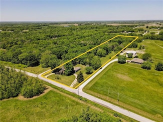 10510 E 267th St, Freeman, MO 64746