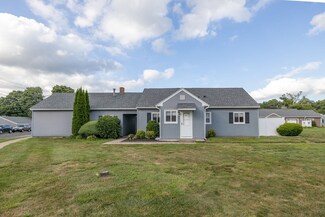 81 Applewood Dr, Chicopee, MA 01022