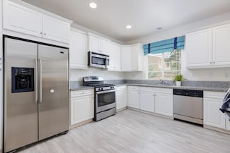 444 Via de la Paz, Palm Desert, CA 92211