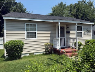 39 Walnut Ln, Petersburg, VA 23803