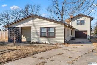 4330 N 14th St, Carter Lake, IA 51510