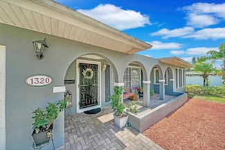 1320 SE San Sovina Terrace, Port Saint Lucie, FL 34952