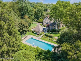 672 Lake Ave, Greenwich, CT 06830