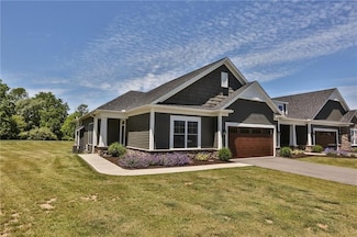1390 Creeks Edge Dr, Webster, NY 14580