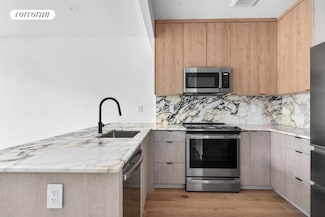 726 Madison St Unit 3A, Brooklyn, NY 11221