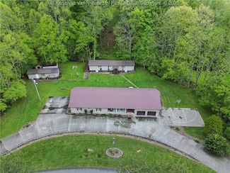 3282 Greenview Rd, South Charleston, WV 25309