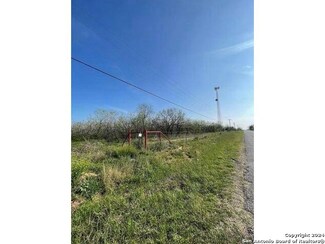 268 McCaughan Rd, Poteet, TX 78065