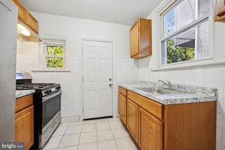 2039 S Aikens St, Philadelphia, PA 19142