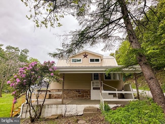 546 & 547 Gravel Point Rd, Howard, PA 16841