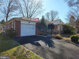 81 Landis Dr, Lancaster, PA 17602
