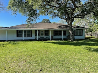 1803 W Norris St, El Campo, TX 77437