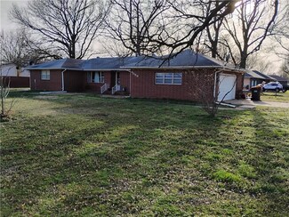 4099 N Mount Carmel Rd, Frontenac, KS 66763