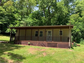 308 Robinson Hill Rd, Marietta, OH 45750