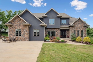 12146 Whispering Meadows Dr, Dubuque, IA 52003