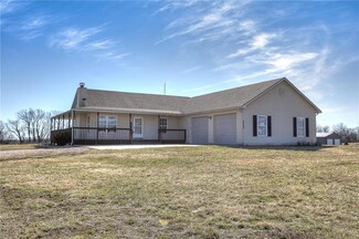 4248 Hackberry Ln, Bates City, MO 64011