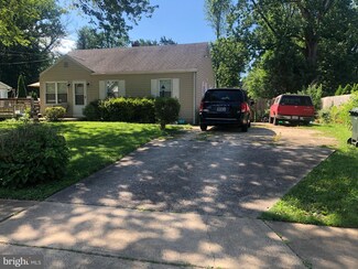 7207 Friden Dr, Falls Church, VA 22043