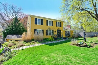 103 Knollwood Ave, East Greenwich, RI 02818