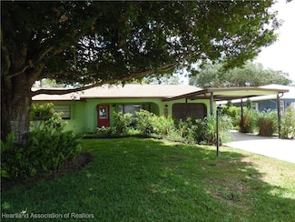 1605 Lake Clay Dr, Lake Placid, FL 33852