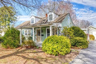 25 Meadville Dr, Onancock, VA 23417