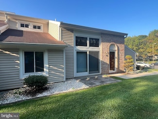 1530 Kensington Dr, Hagerstown, MD 21742