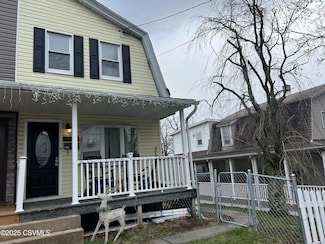 228 N School St, Mount Carmel, PA 17851