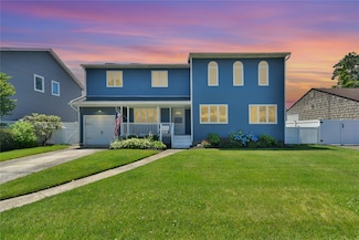 168 von Huenfeld St, Massapequa Park, NY 11762