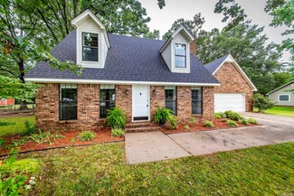 17 Darrell St, Vilonia, AR 72173