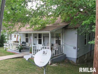303 Sycamore St, Anna, IL 62906