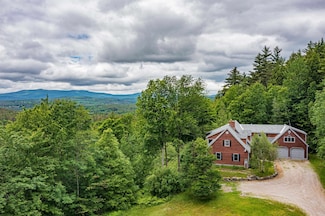 359 Chaves Rd, Londonderry, VT 05148