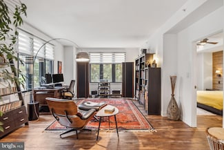 400 Massachusetts Ave NW Unit 207, Washington, DC 20001